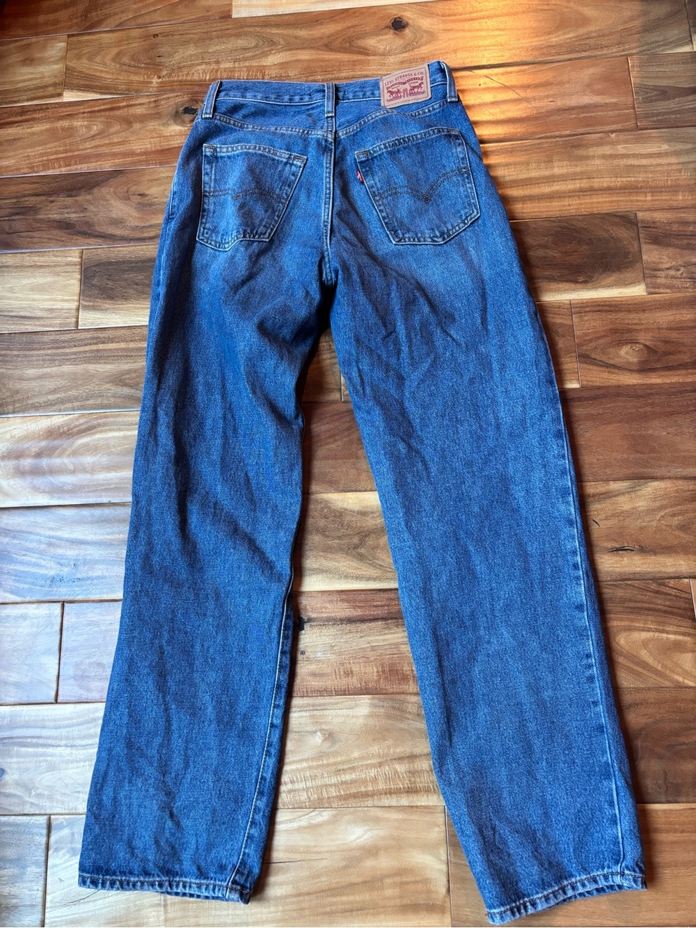Levi’s Women’s 94 Baggy Relaxed Jean 100% Cotton - Picture 4 of 9
